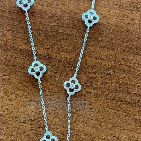 Kendra Scott White Floral Necklace - Picture 2 of 2